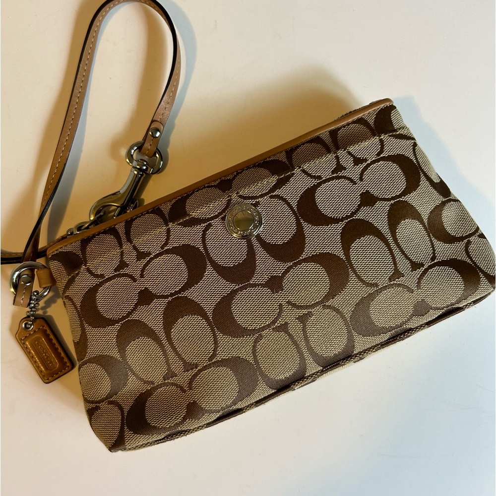 NWOT | Coach | Signature C Clutch Wristlet | Brown/Tan